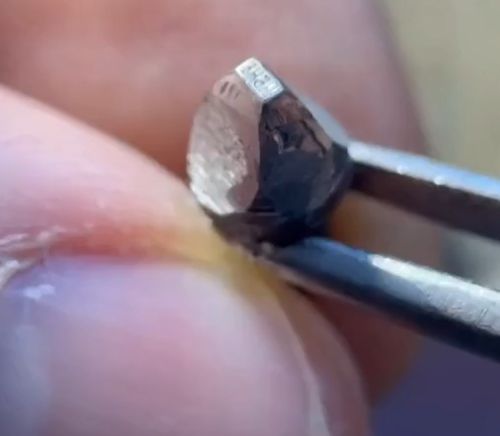 Вот почему на украшениях всегда два клейма