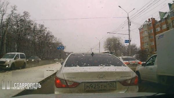 "Да парень мне тут в ж*пу въехал"