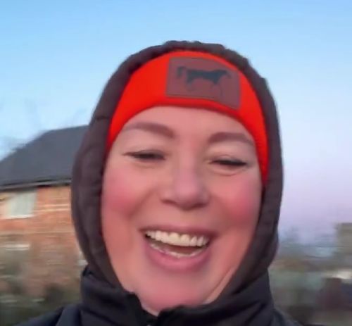 Земля слухами полнится! Вот птичье радио ему подсказало, где искать спасение и тепло!