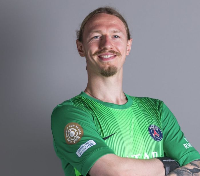 Матвей Сафонов отразил четыре пенальти подряд