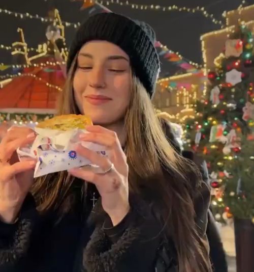 Девушка сделала обзор цен на ГУМ-ярмарке