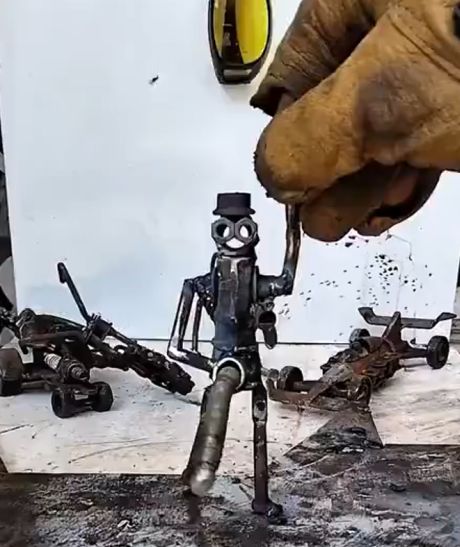 Фигурка из металла