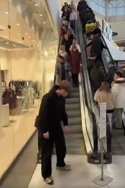 И никто даже пенделя не отвесил