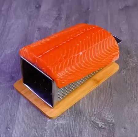 Кто-нибудь, отберите у него тёрку!