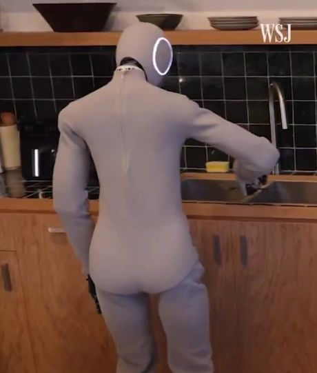 Когда пришел домой угашенный и пытаешься не спалиться (с)