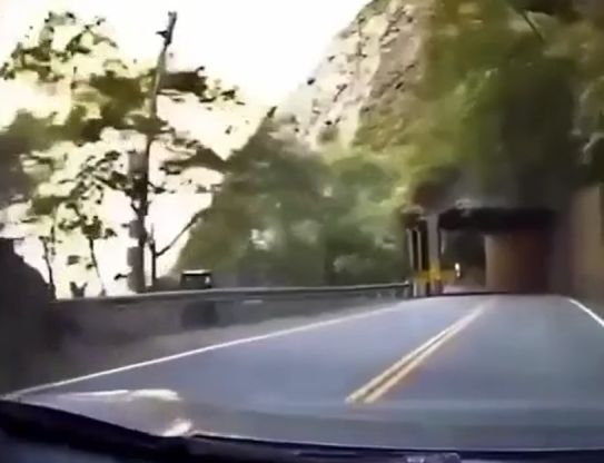 Вот для чего строят такие укрытия на горных дорогах⁠⁠