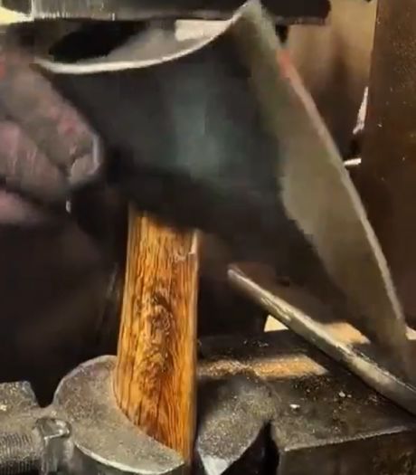 Насаживаем топор на топорище (заводская запрессовка)⁠⁠