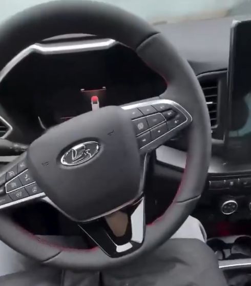 Мужчина решил снять «холодный пуск» Lada Vesta Sport