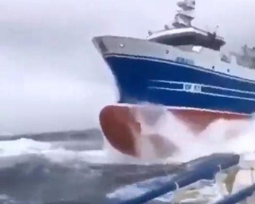 А когда на море качка