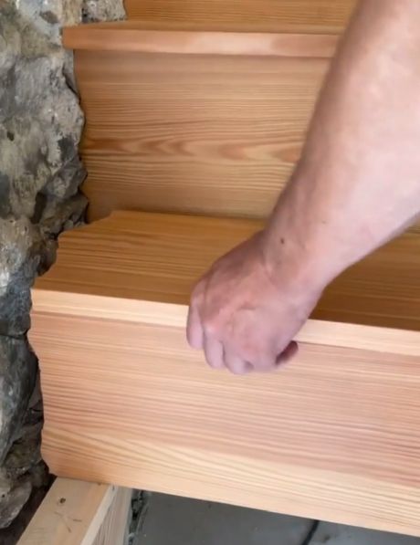 Подгонка ступеней деревянной лестницы