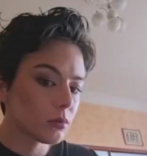 Актриса Дарья Гирник изображает ребёнка в разговоре с телефонным мошенником⁠⁠