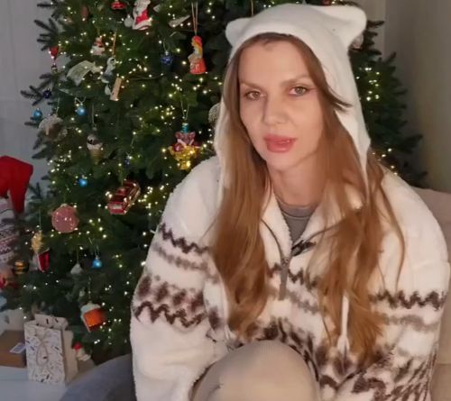 Девушка красиво донесла своей 10-ти летней дочери то, что Дед Мороз не так, чтобы реальный