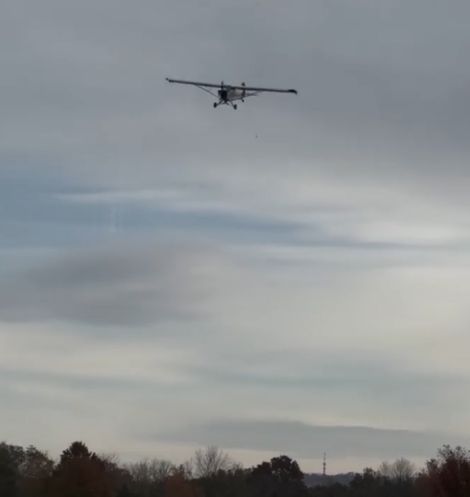 Как рекламные баннеры попадают на борт самолета