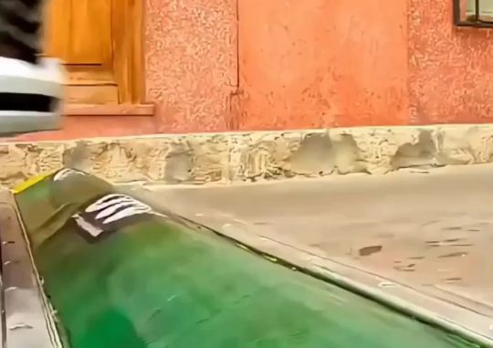 Лежачий полицейский из неньютоновская жидкость⁠⁠