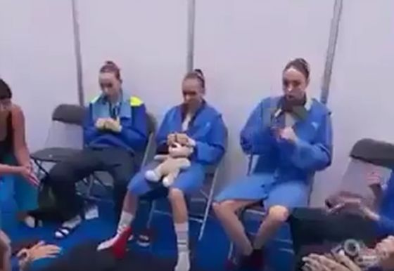 Обычная тренировка по синхронному плаванию...