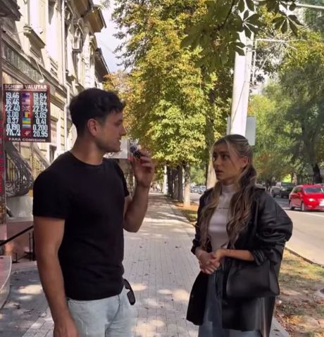 Скромность украшает девушку!