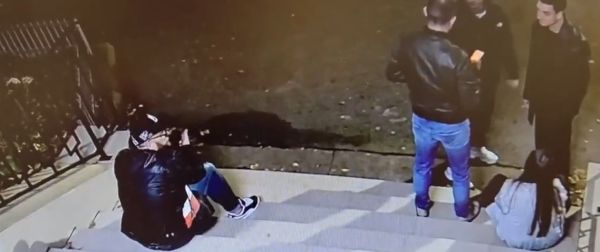 Полезла разнимать драку