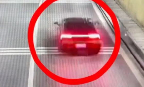 Парень 4 часа катался на машине из-за залипшего круиз-контроля на скорости 115 км/ч