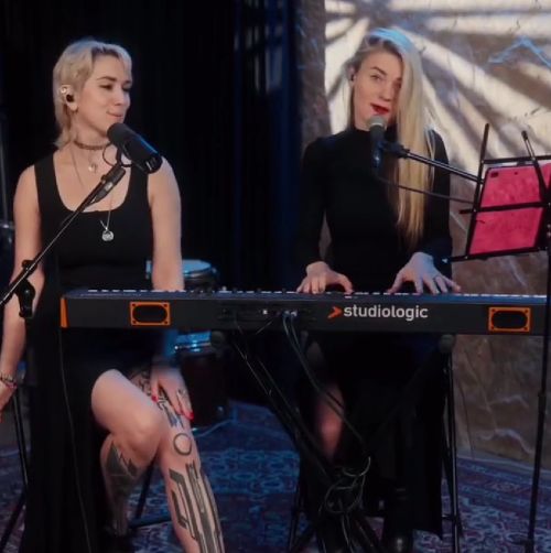 Царицам за 40 посвящается