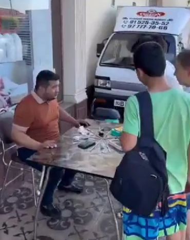 Господа, Якубович жульничает!