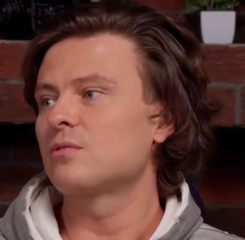 Прохор Шаляпин рассуждает о том почему мужчины сейчас редко знакомятся с женщинами не в интернете⁠⁠