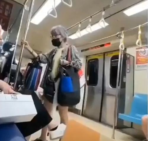 Один пинок вместе тысячи слов