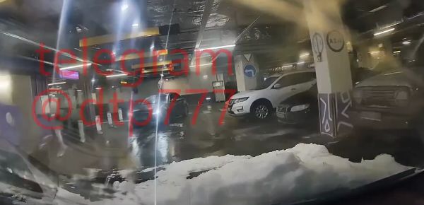 "Крутышка", заехал под кирпич, хотел ещё жизни поучить