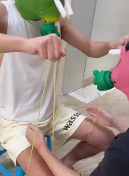 Эти друганы снова играют