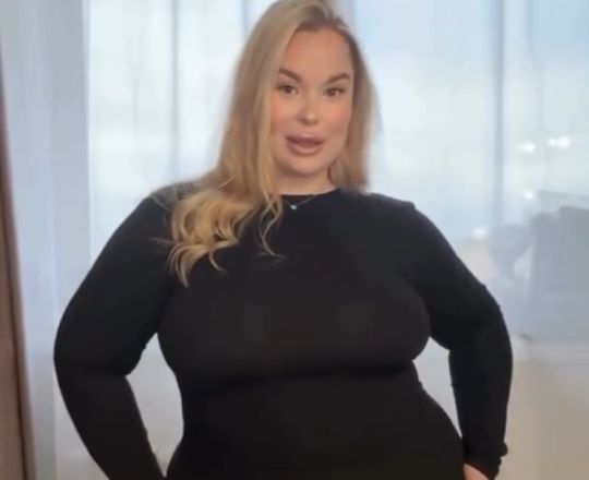 С самооценкой у нее конечно все хорошо