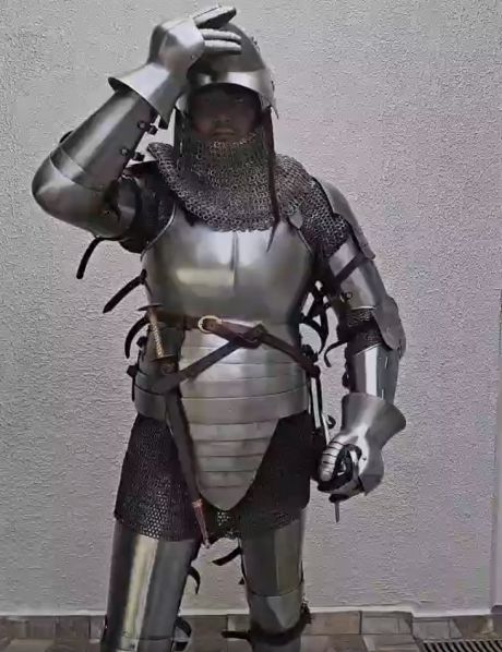 Что видел воин из средневекового шлема