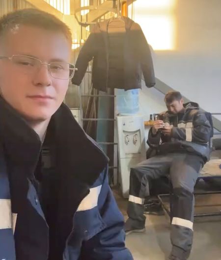 Чем еще заняться в обеденное время на работе...