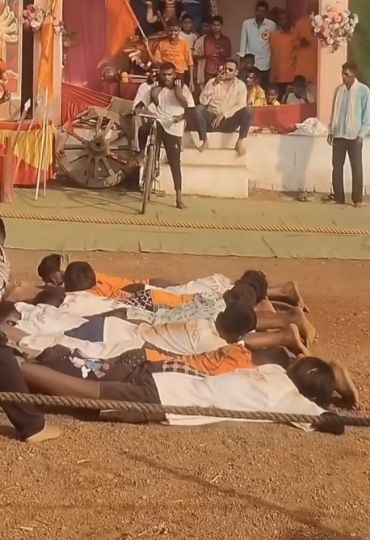 Индийцам надоели поезда и ЛЭП