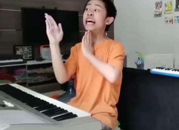 Ничего необычного, просто японский пианист