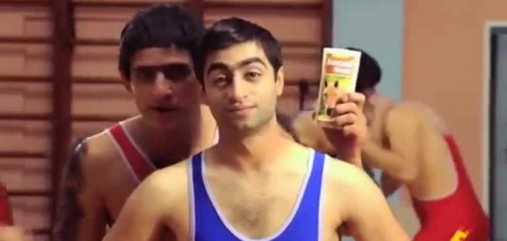 Актер Аслан Бижоев (Тамик из «Даёшь молодёжь!») открыл пункт выдачи Wildberries в Москве