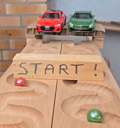 Зеленый против красного