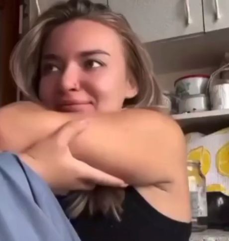 Готовить не будет она...