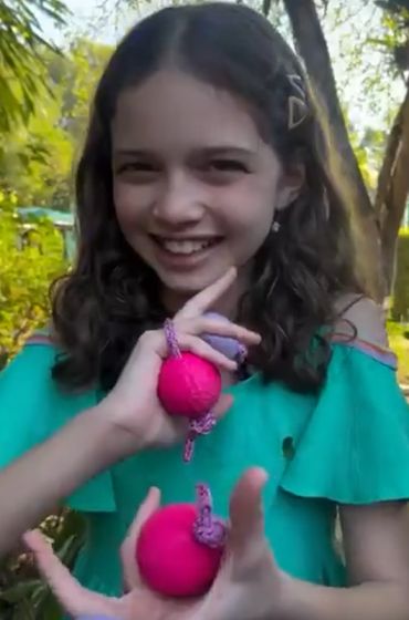 Красиво поет