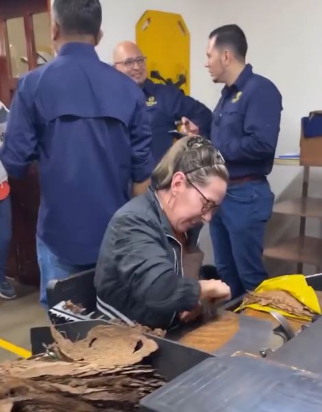 Процесс изготовления сигар⁠⁠