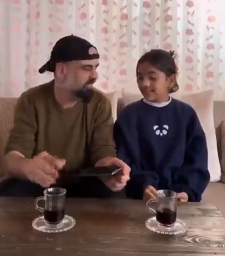 Дочь просит посидеть в телефоне, отец ставит условие