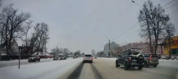 Вижу зелёный еду, видим моргающий красный едем