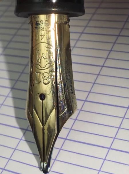 Перьевая ручка⁠⁠