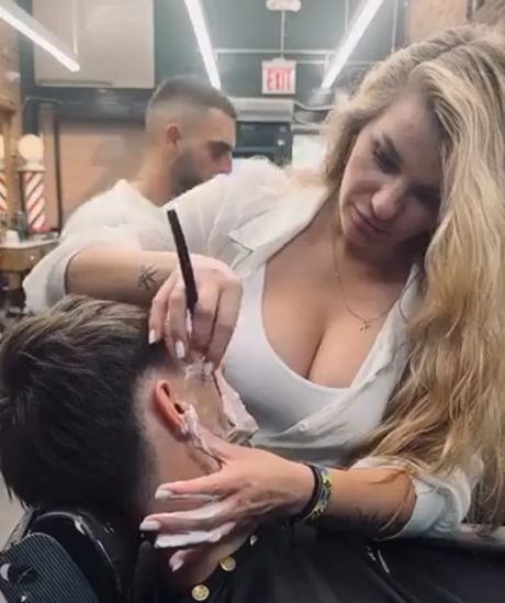 Барбер с выдающимися формами