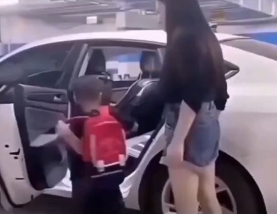 Старшая сестра - это не мама. С ней не забалуешь⁠⁠