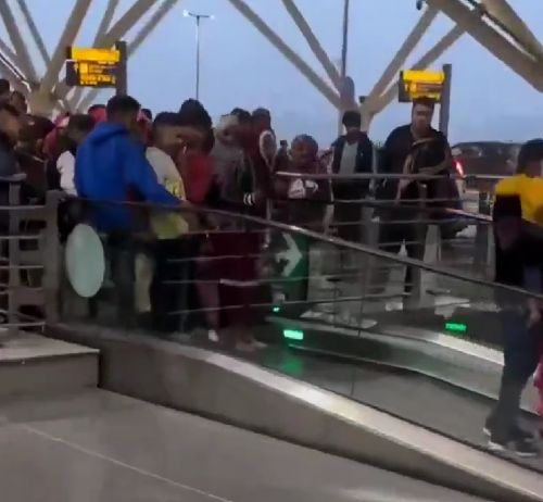 Очередная партия свежеприбывших ирландцев в Дублине