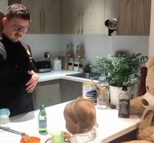 Когда папка — бармен⁠⁠