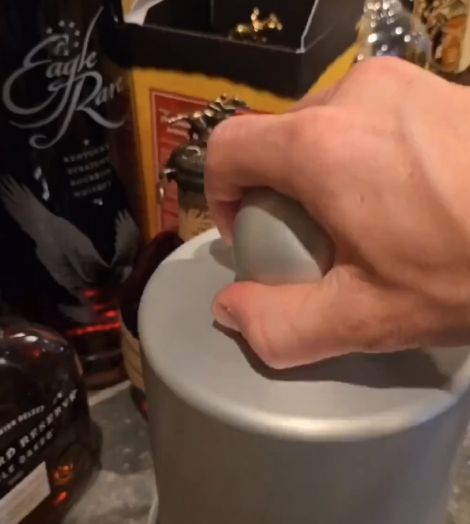 Пресс-форма для создания узорчатого льда: новый хит соцсетей.