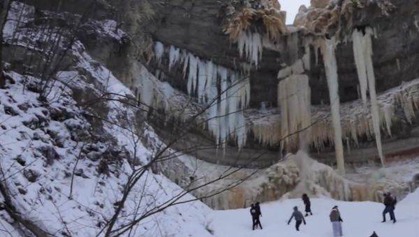Сосулищи на эстонском водопаде Валасте!