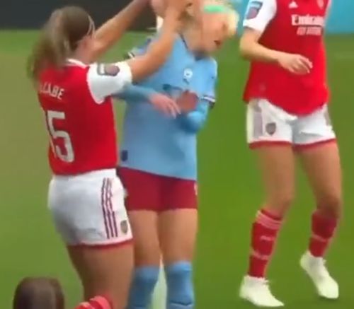 Женский футбол гораздо жёстче чем мужской