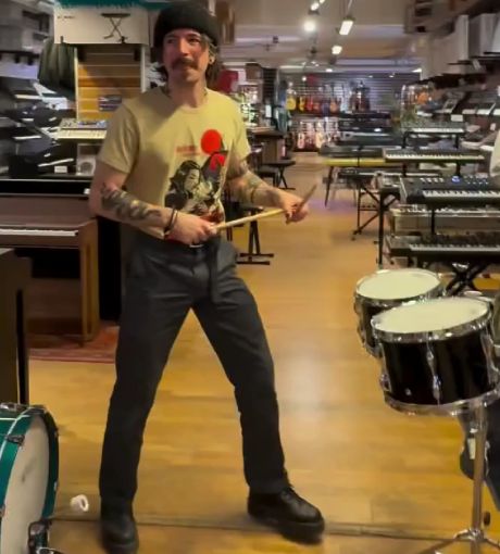 Как сделать из музыкального магазина комиссионку