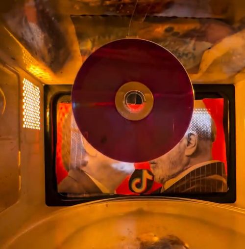 Эта микроволновка повидала многое